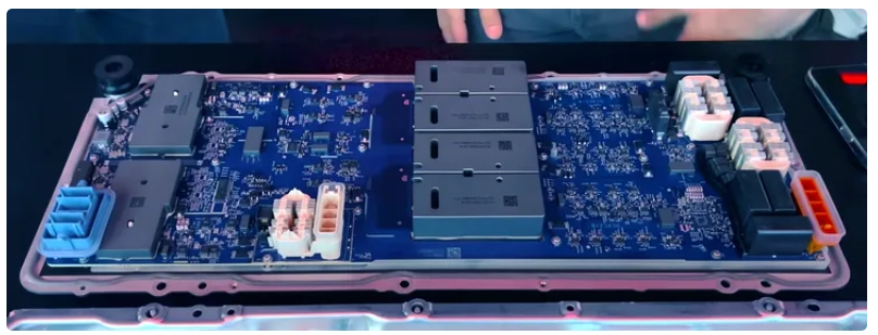 이미지: 테슬라 사이버트럭 iccu